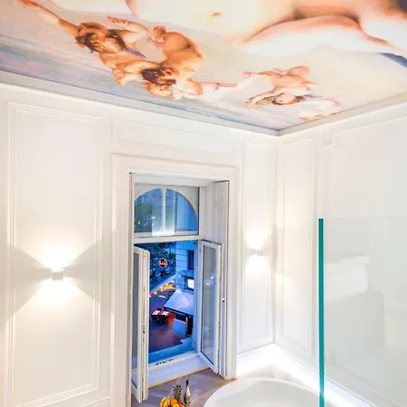 Top Luxury Suites