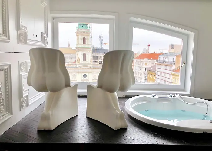 Luxury * Budapeszt