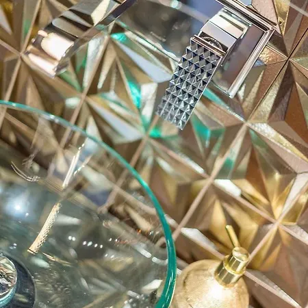 Top Luxury Suites Lägenhet